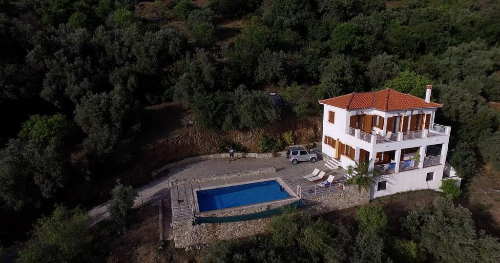 Villa Malena Glossa Esterno foto